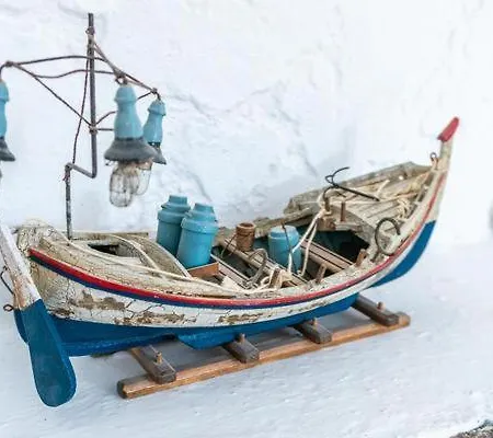 Manos Small House Kouremenos 度假居 *