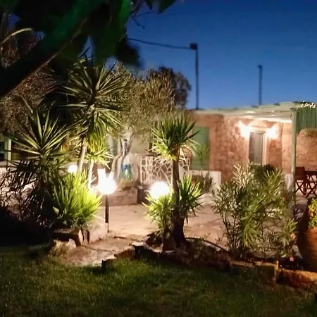 Manos Small House Kouremenos
